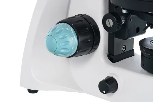 Микроскоп поляризационный Levenhuk 500T POL, тринокулярный картинка